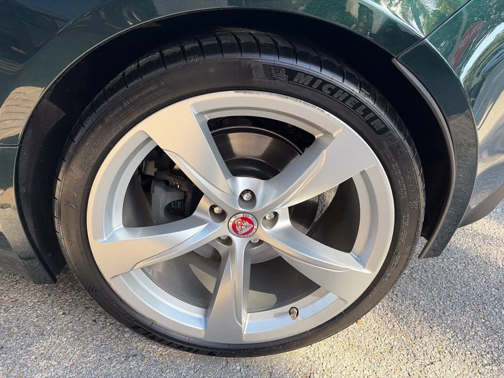Used 2019 Green Jaguar P300 image 12