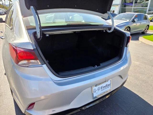 Used 2018 Silver Hyundai Limited image 12