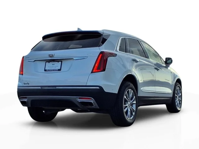 Used 2022 CRYSTAL WHITE TRICOAT Cadillac FWD Premium Luxury image 7