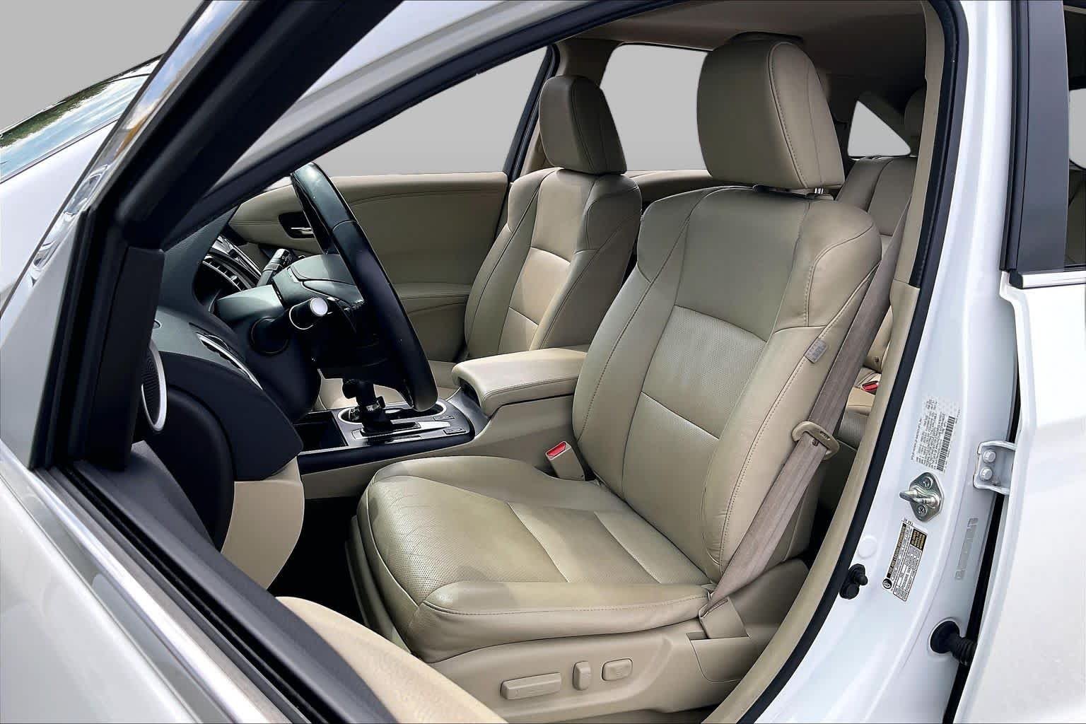 Used 2016 White Diamond Pearl Acura Tech Pkg image 8