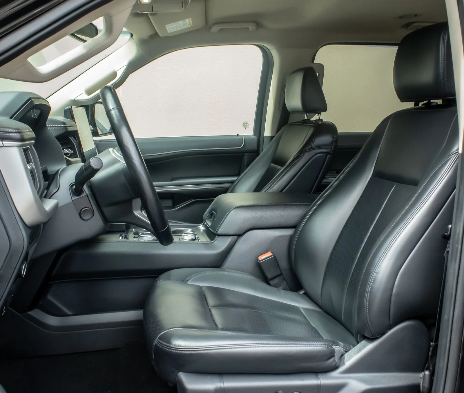 Used 2023 Black Ford XLT image 12