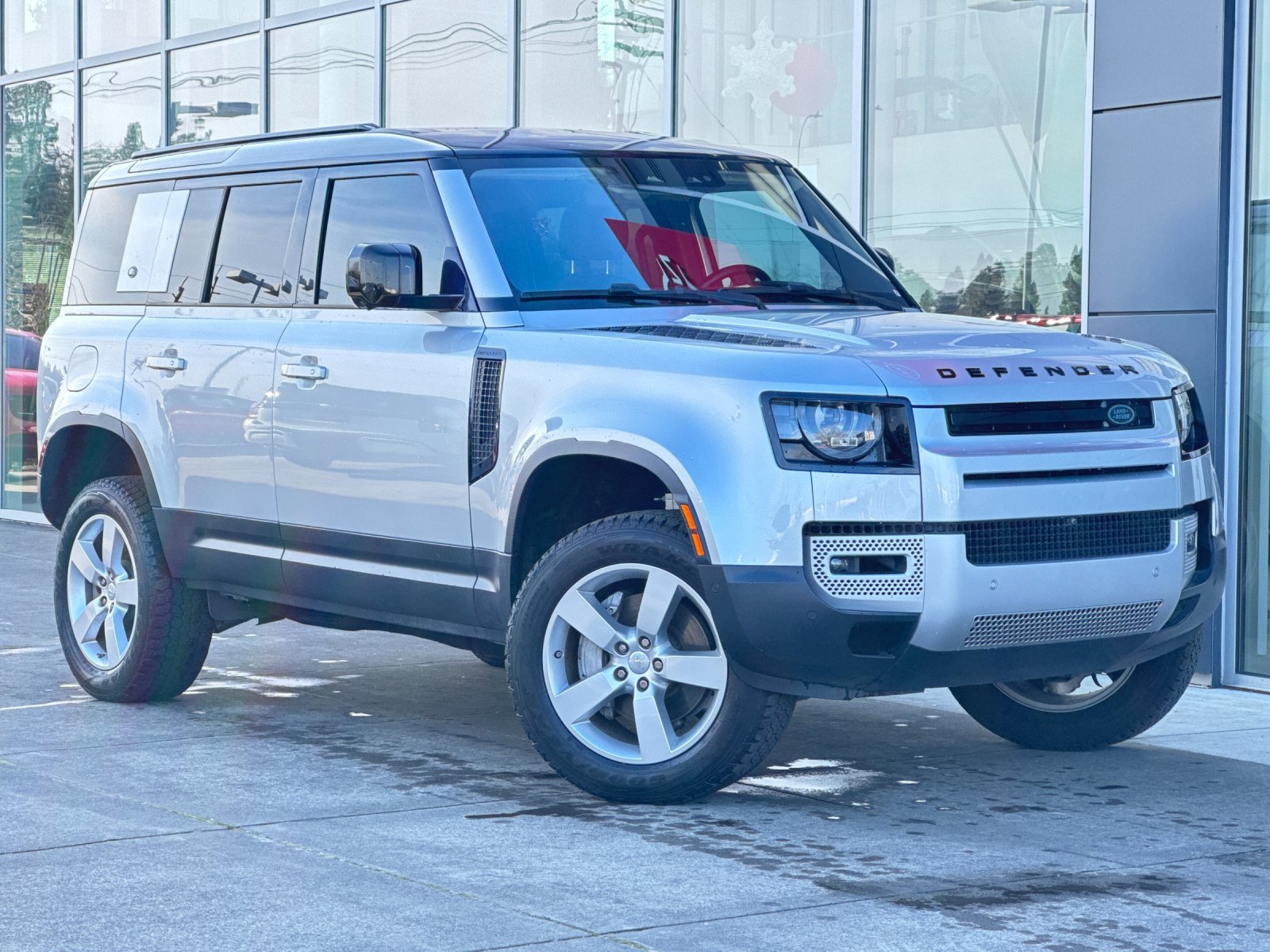 Used 2020 Indus Silver Metallic Land Rover First Edition image 1