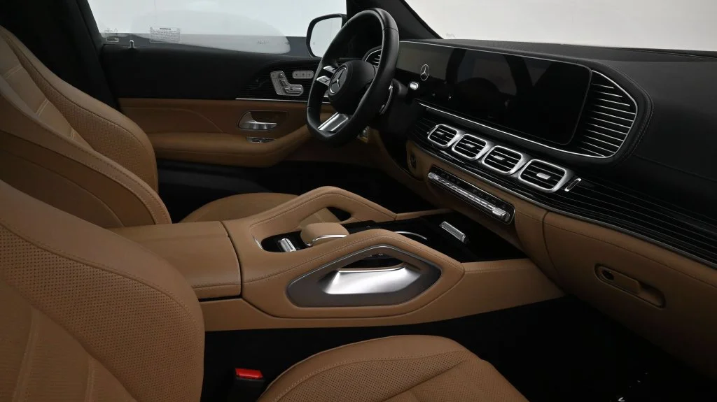 Used 2025  Mercedes-Benz GLS 450 image 11