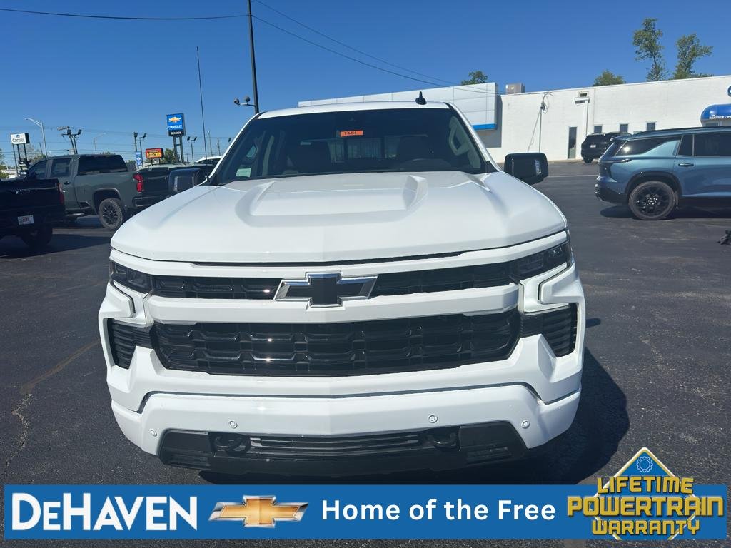 New 2026 Summit White Chevrolet RST image 18