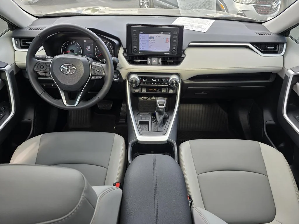 Used 2022 Midnight Black Metallic Toyota XLE Premium image 11
