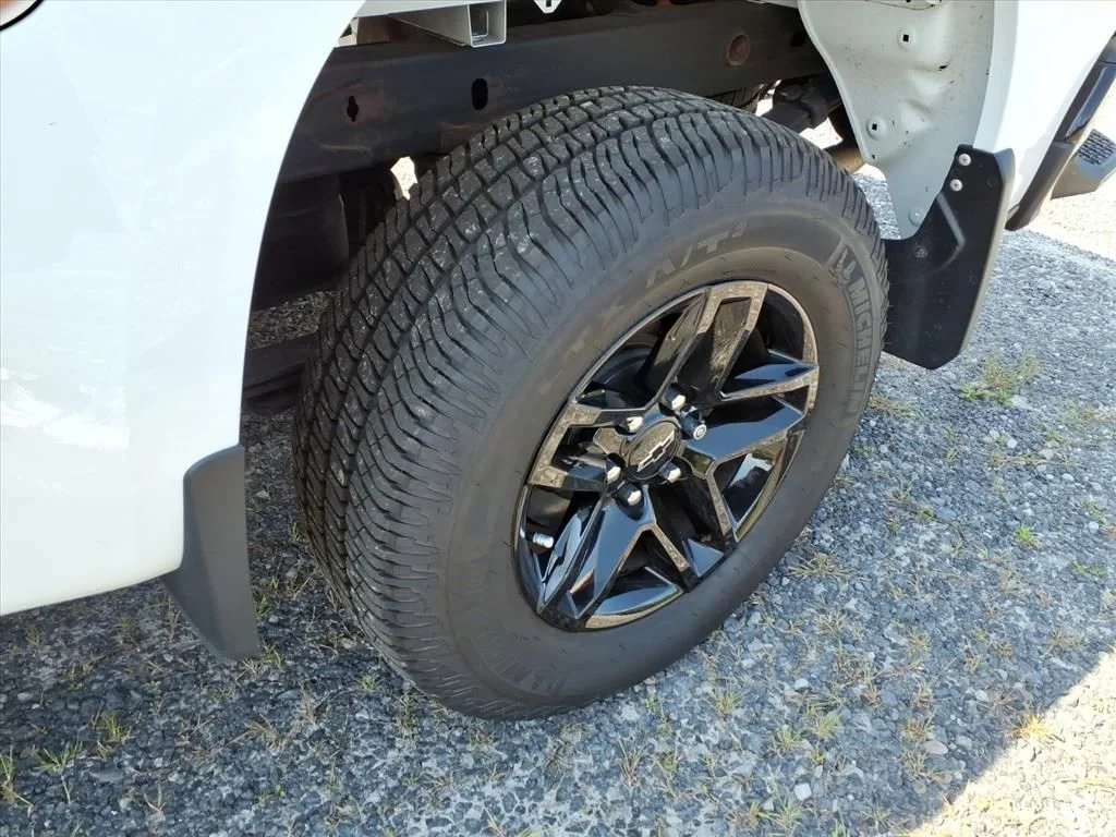 Used 2021 White Chevrolet Custom Trail Boss image 4