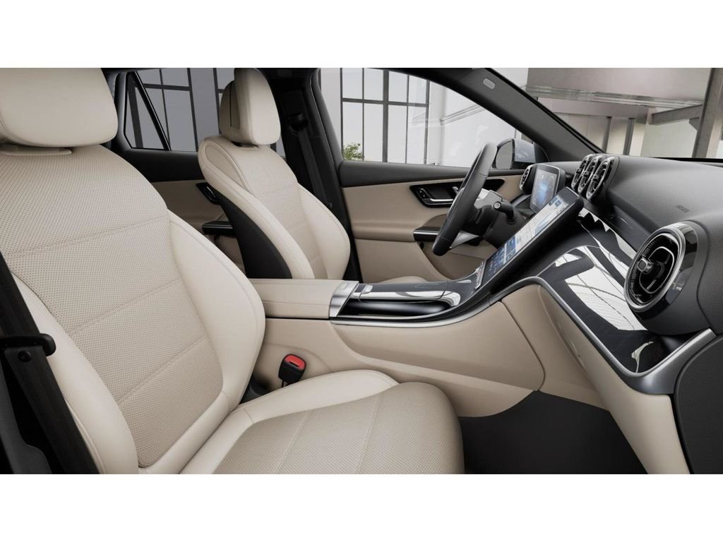 New 2026 Polar White Mercedes-Benz GLC 300 image 4