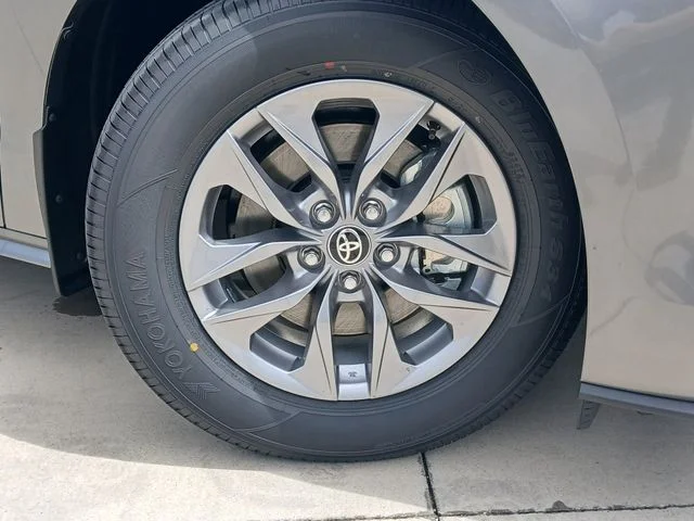 New 2026  Toyota LE image 2
