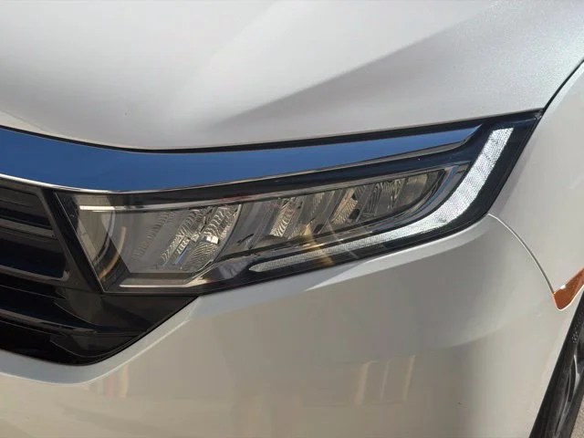 Used 2024 White Honda EX-L image 9