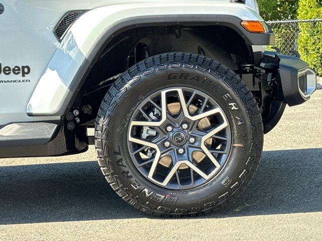 New 2026 Bright White Clear-Coat Exterior Paint Jeep Sahara image 7