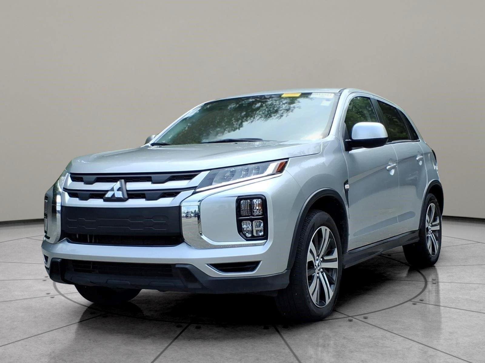 Used 2025  MITSUBISHI  image 1