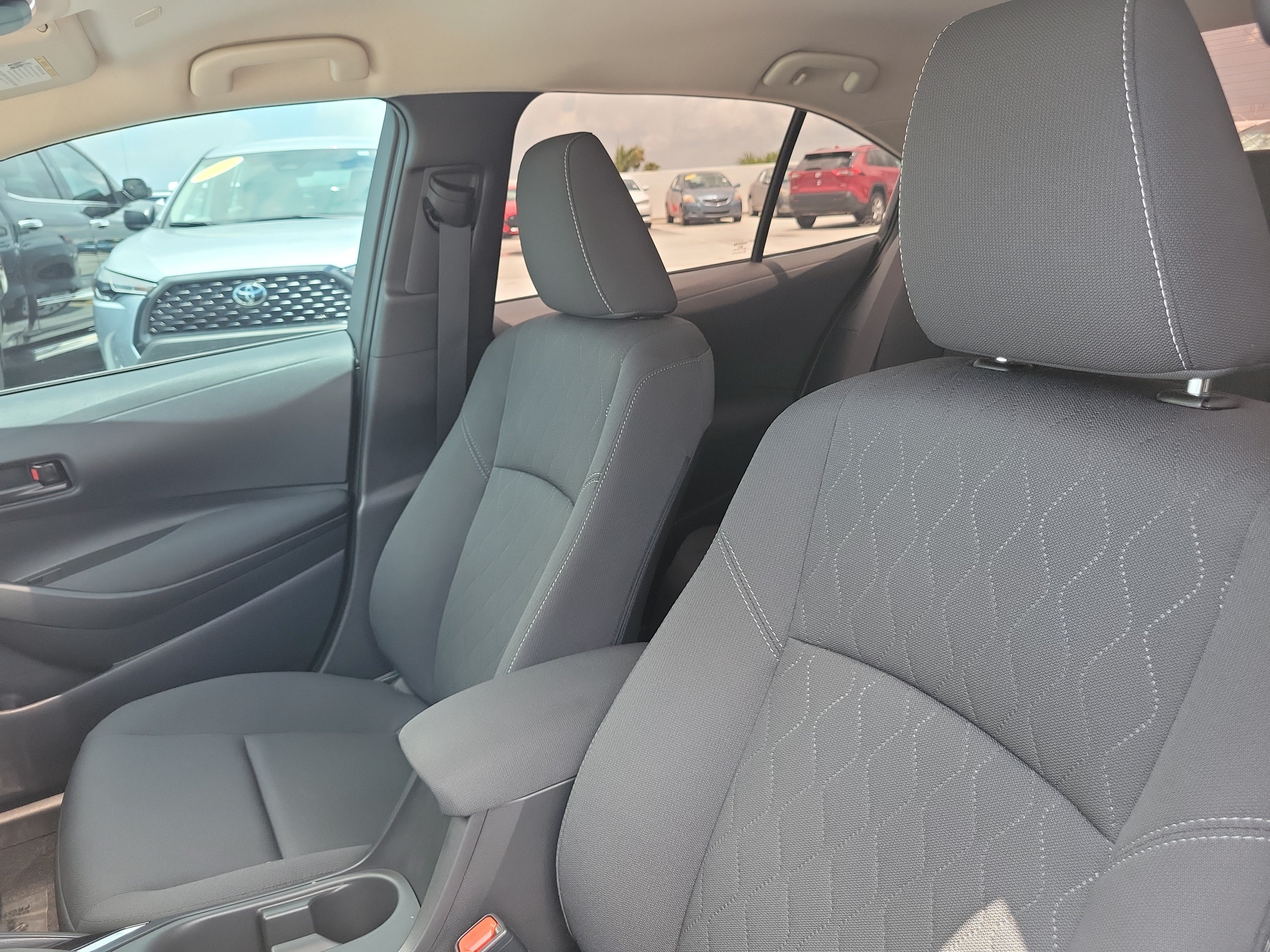 Used 2025 Underground/Mid Blk Met Toyota LE image 20