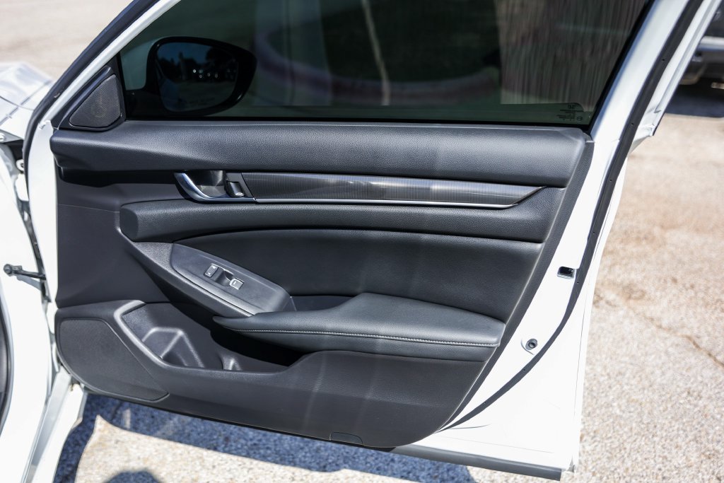 Used 2019 White Honda Sport image 29