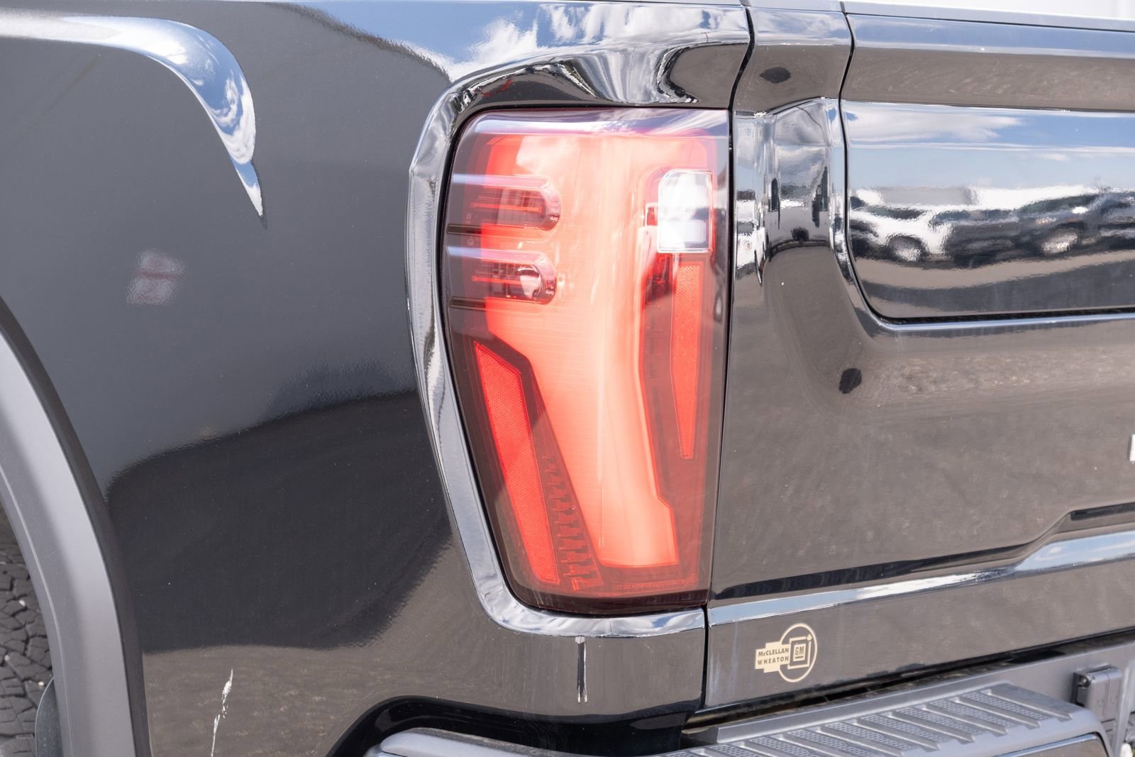 Used 2024 Onyx Black GMC Denali Ultimate image 28
