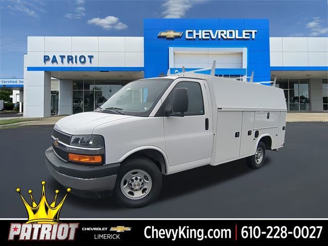 2025 Chevrolet Express 3500 139" WB's photo