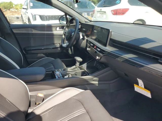 2025 Kia K5 GT-Line - Photo 31