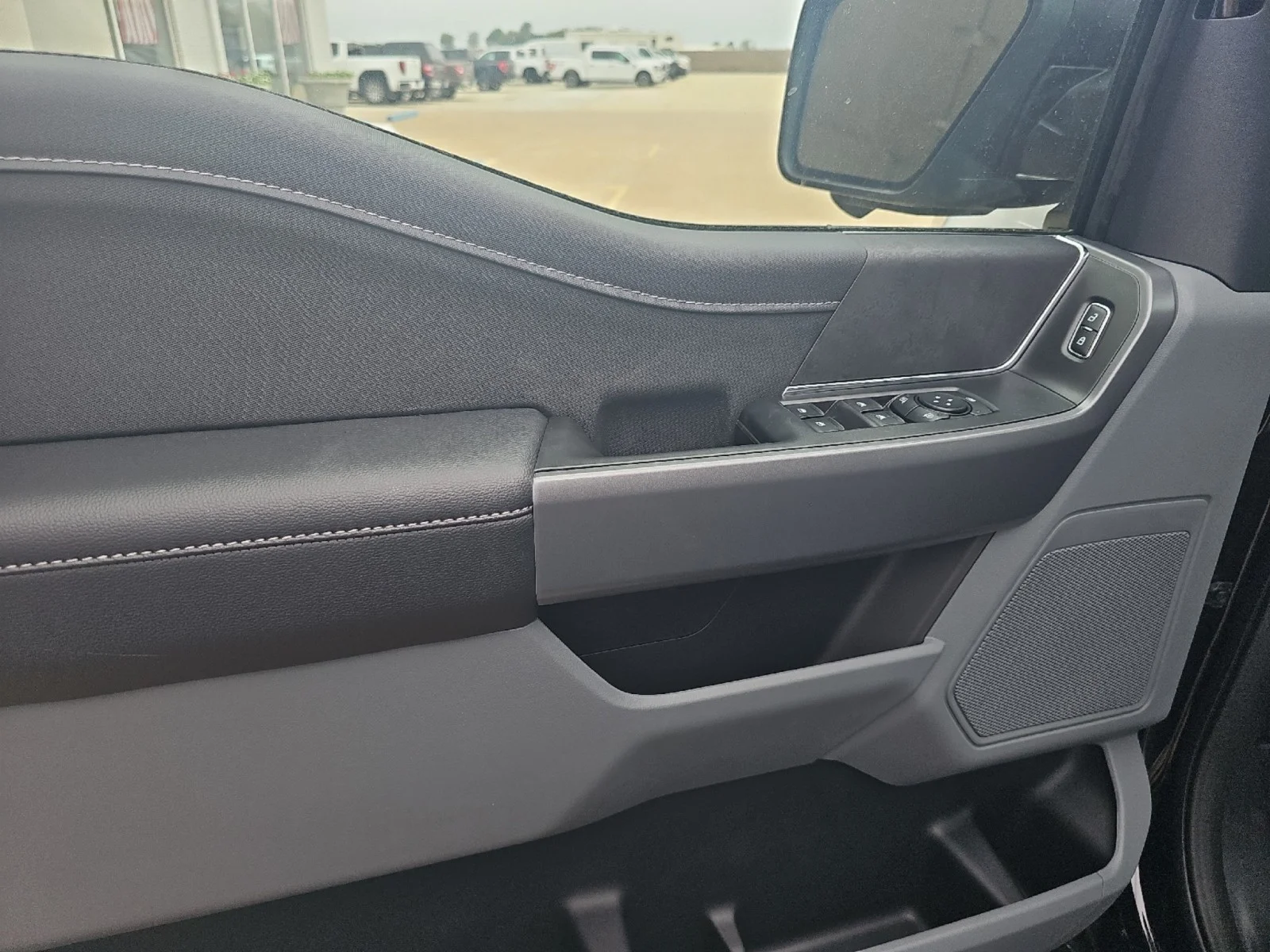 New 2026 Agate Black Metallic Ford XLT image 20