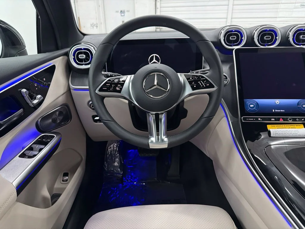 New 2027 Black Mercedes-Benz GLC 300 image 22