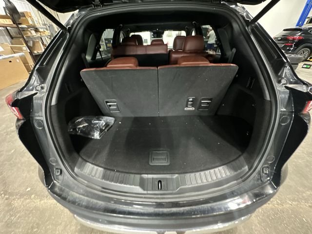 Used 2017 Black Mazda Signature image 25