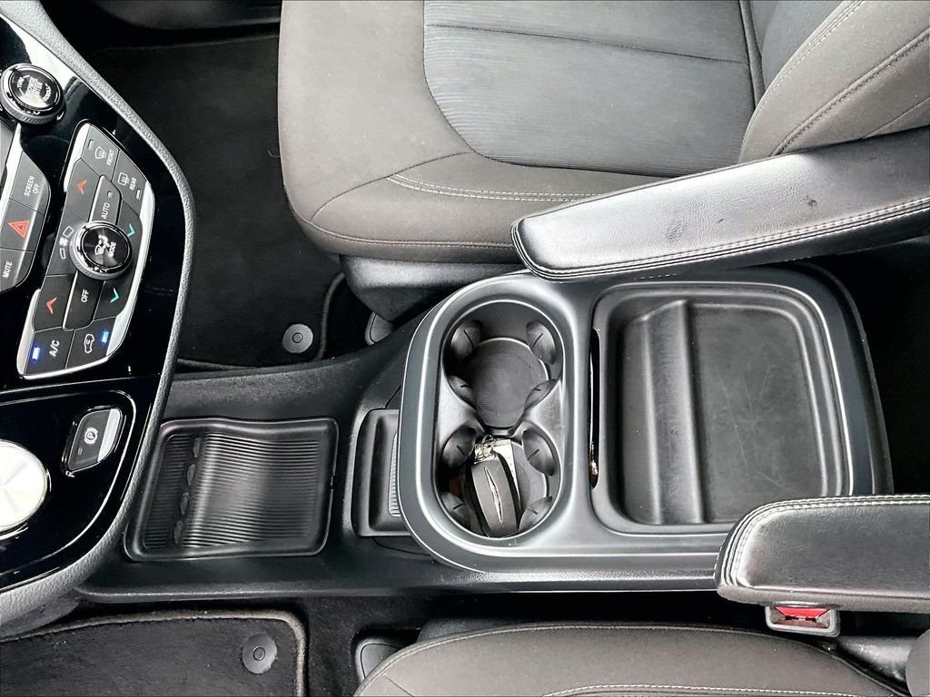 Used 2021 White Chrysler Touring image 20