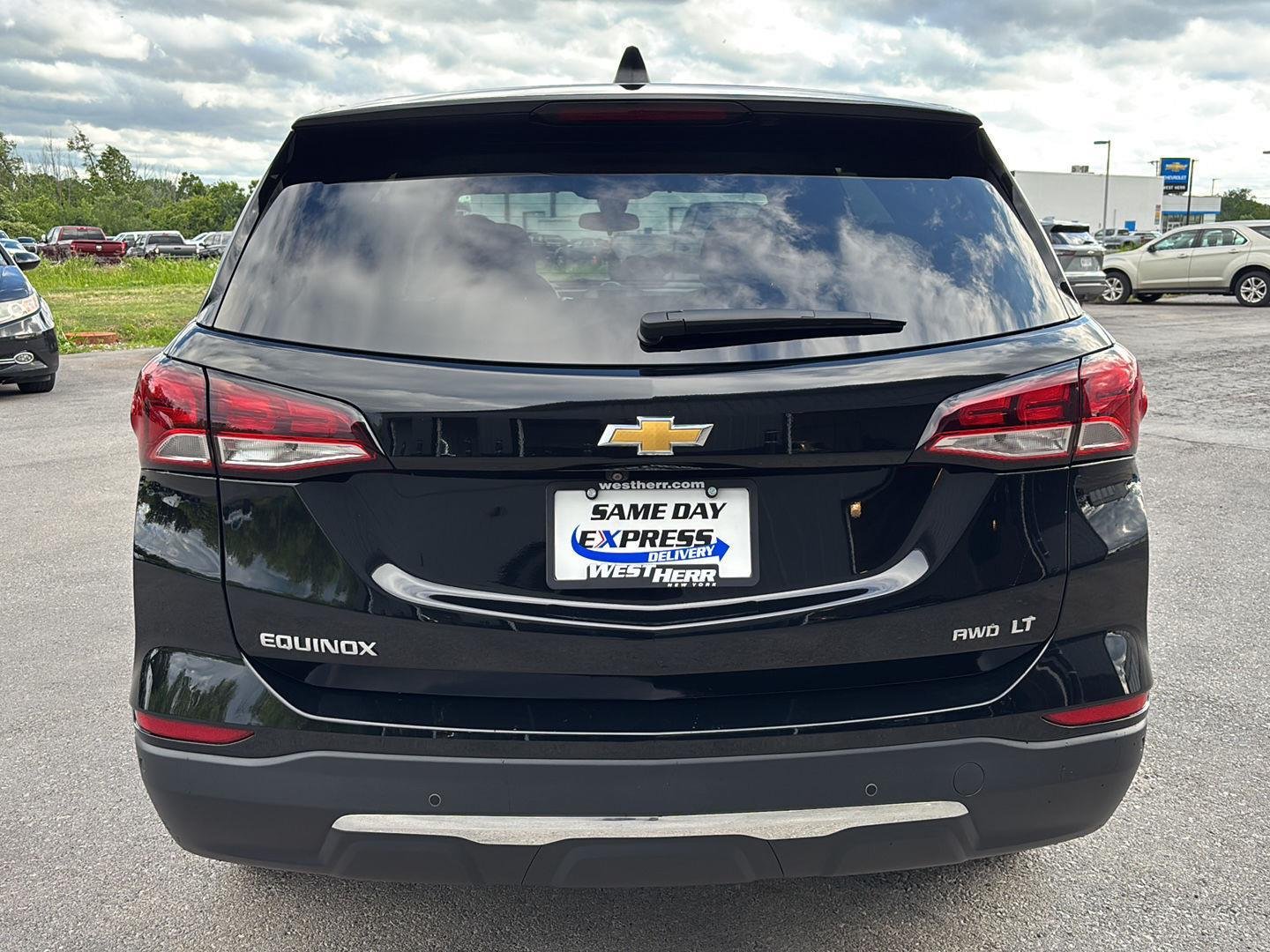 Used 2023 Mosaic Black Metallic Chevrolet LT image 4