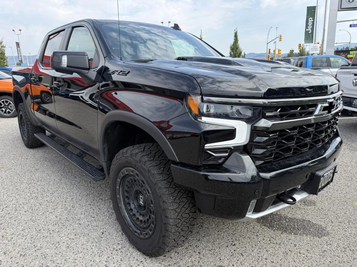 Used 2025 Black Chevrolet ZR2 image 10