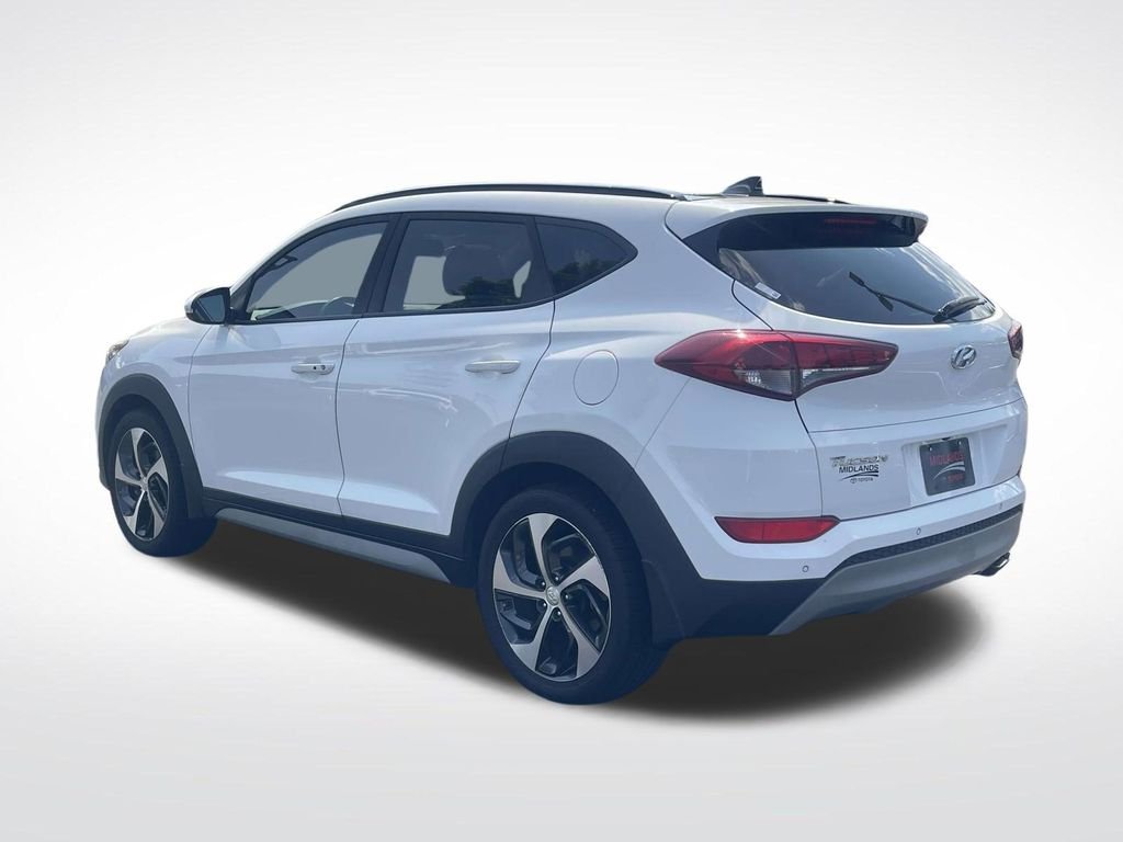 Used 2018 White Hyundai Value image 4