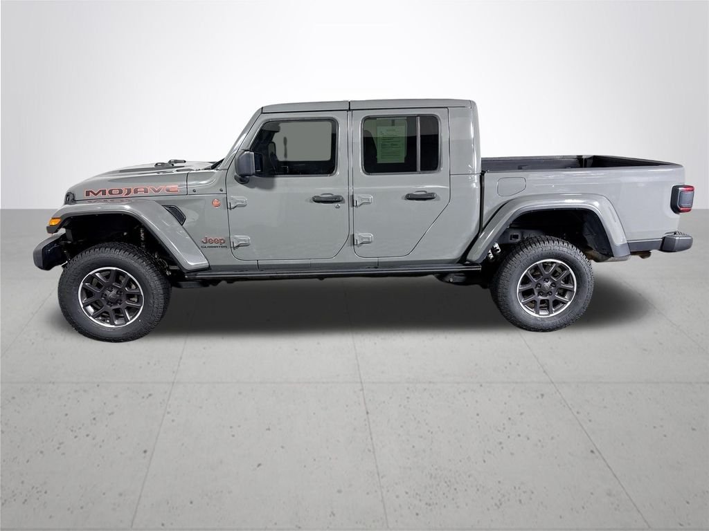 Used 2021 Gray Jeep Mojave image 9