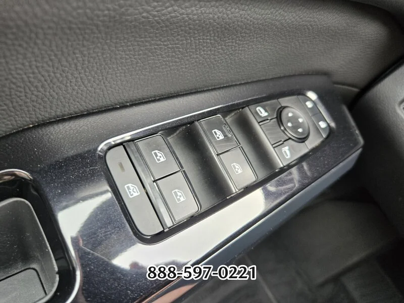 2022 Nissan Pathfinder S - Photo 32
