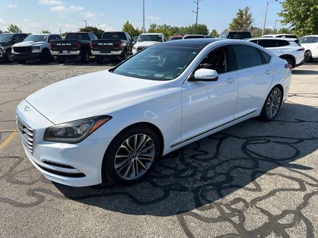 Used 2015 White Hyundai 3.8 image 2