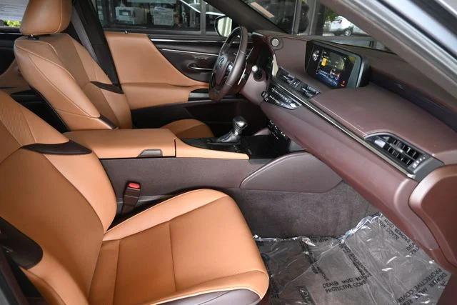 Certified Used 2020 NEBULA GRAY PEARL Lexus 300h image 23