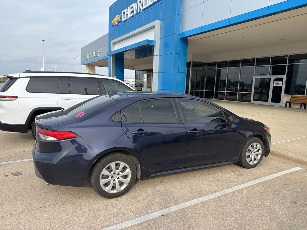 Used 2021 Toyota Corolla LE with VIN JTDEPMAE8MJ125248 for sale in Temple, TX