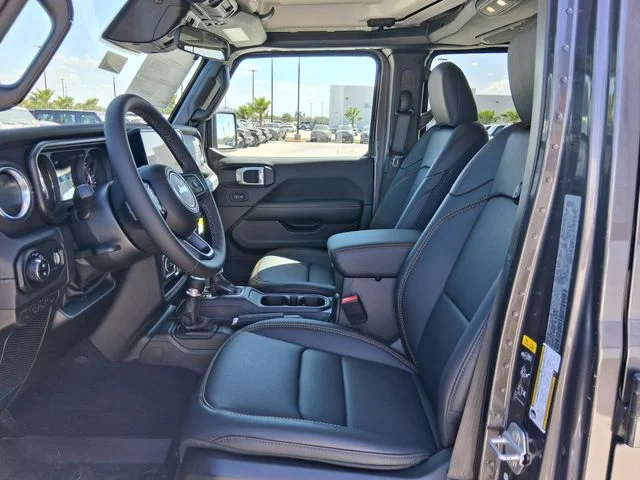 New 2026 Granite Crystal Metallic Clearcoat Jeep Sahara image 20
