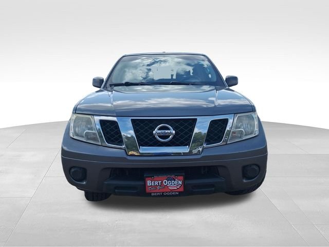 Used 2016 Gray Nissan SV image 2