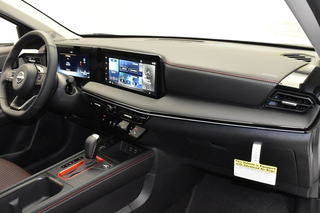 Certified Used 2025 White Nissan SR image 27