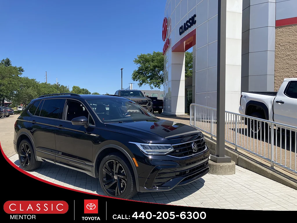 2023 Volkswagen Tiguan SE R-Line Black AWD photo