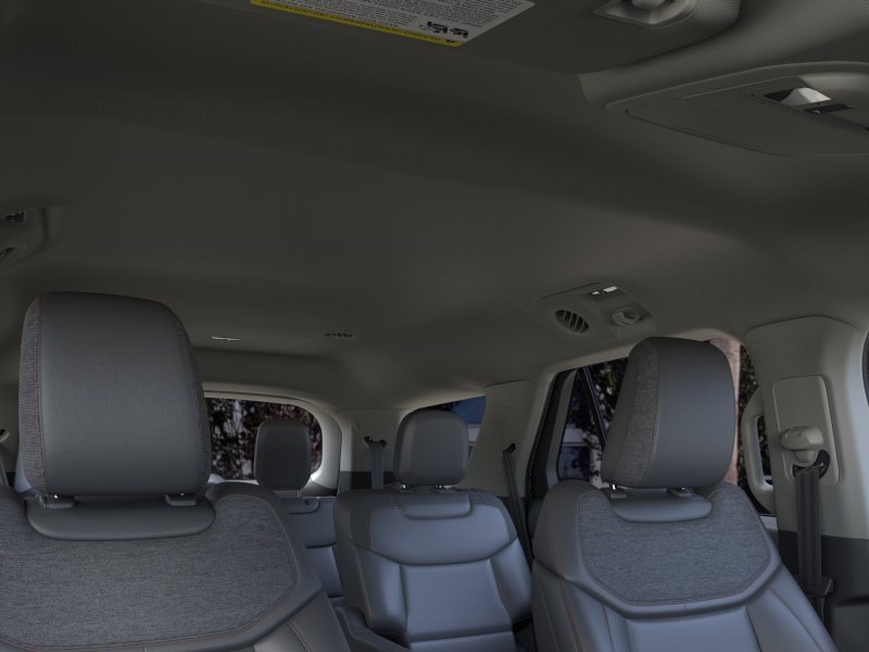 New 2026 Star White Metallic Tri-Coat Ford Active image 22