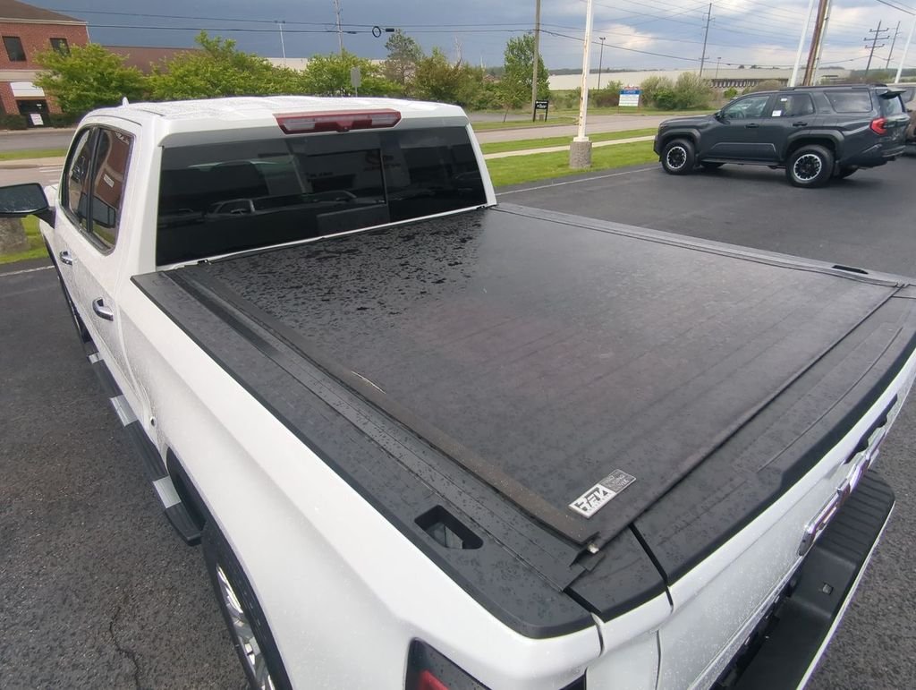 Used 2023 White GMC Denali image 25