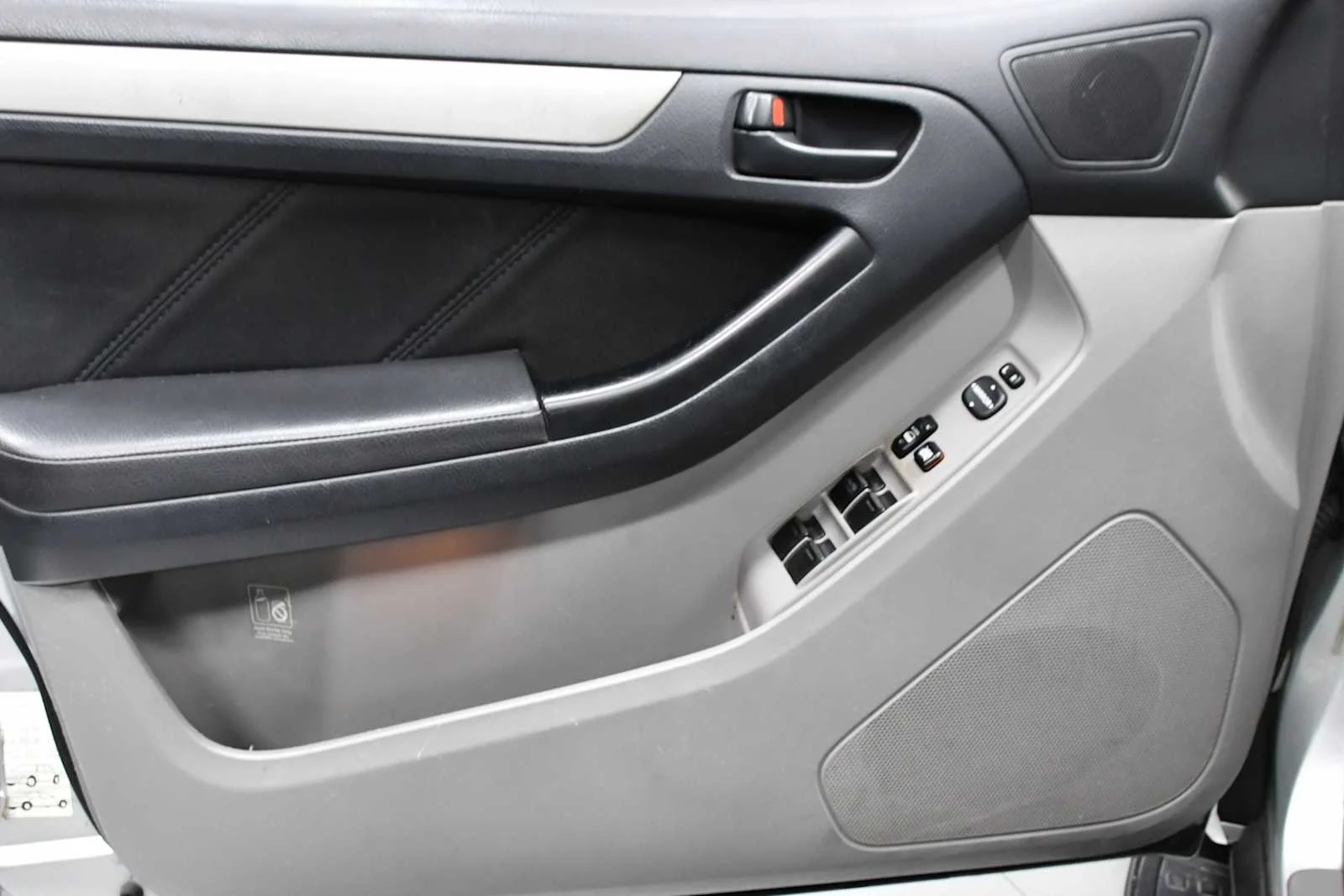 Used 2008 Titanium Metallic Toyota SR5 image 14