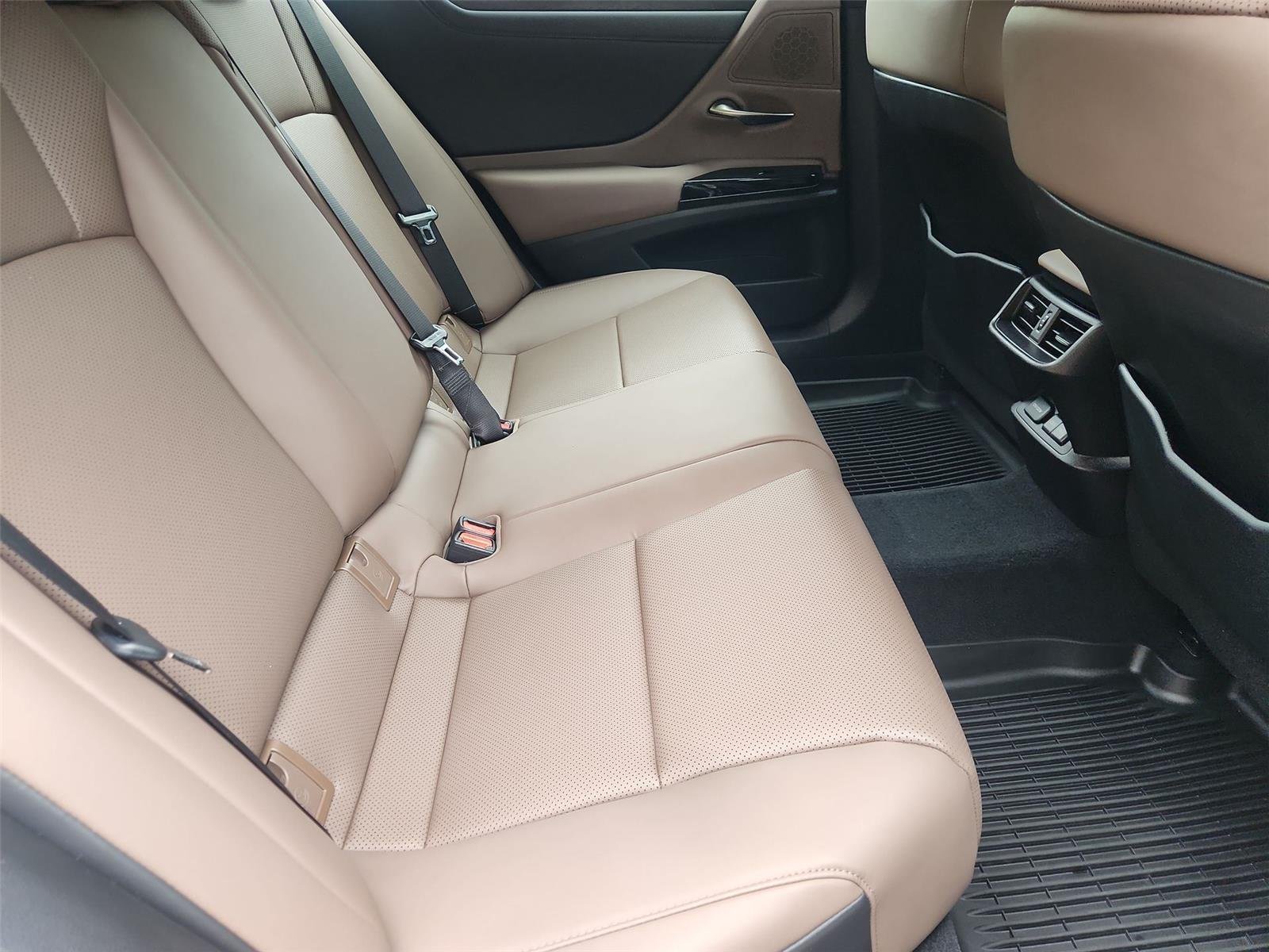 Used 2024 White Lexus ES 350 image 26