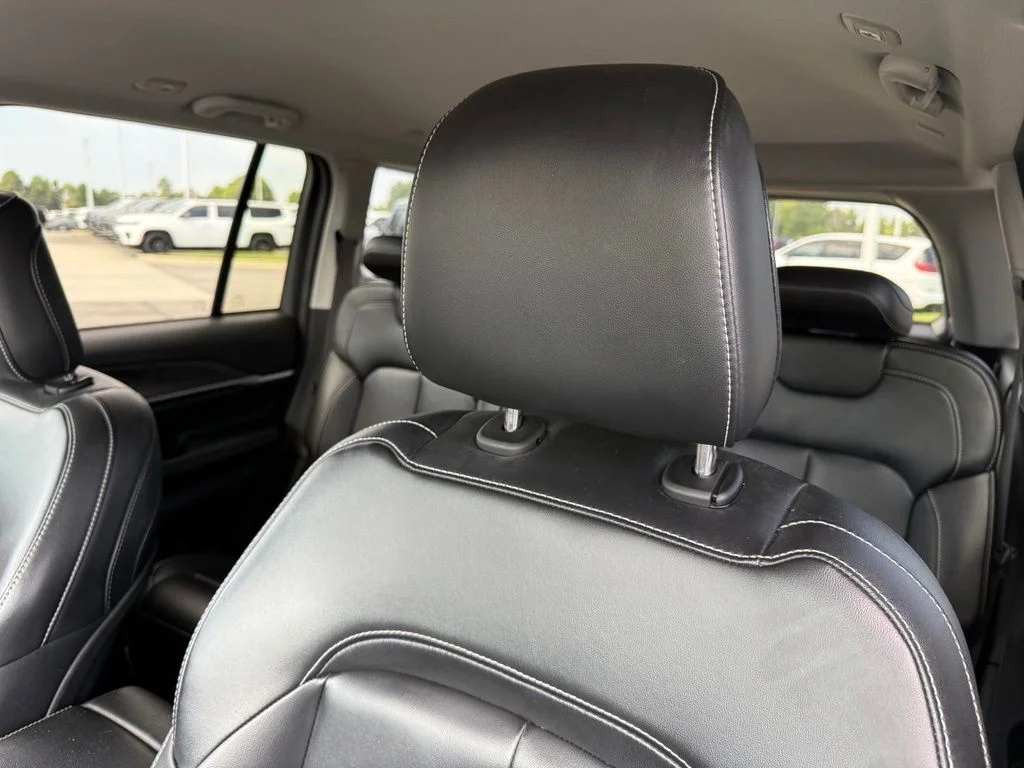 Used 2023 Gray Jeep Limited image 19