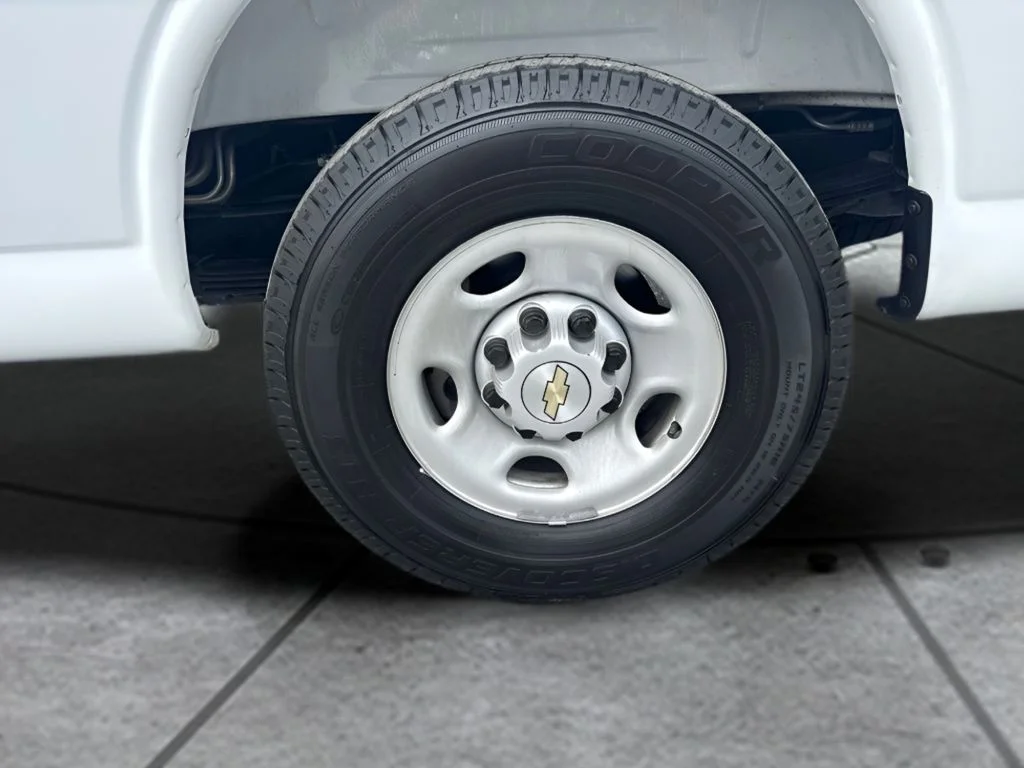 Used 2025 White Chevrolet LS image 21