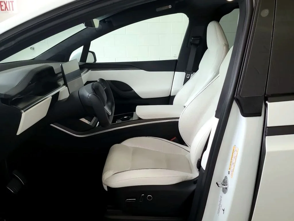Used 2022 White Tesla Plaid image 7