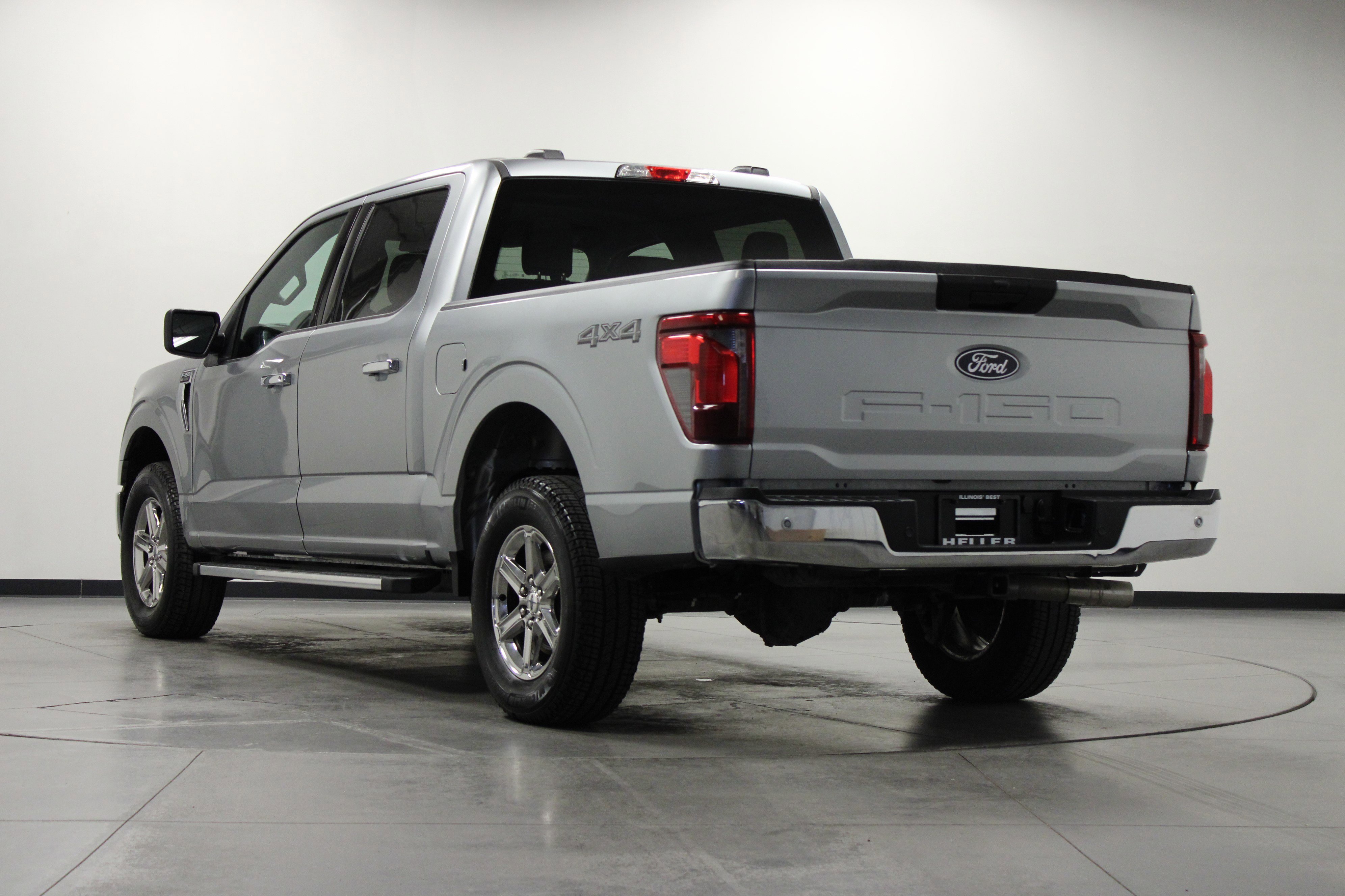 Used 2025 Iconic Silver Metallic Ford XLT image 6