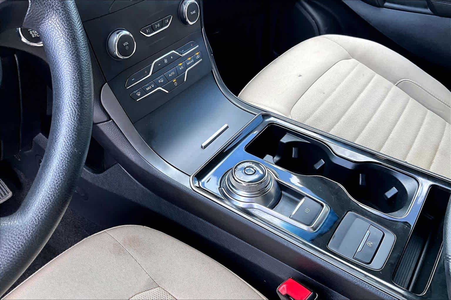 Used 2020 Agate Black Ford SE image 15