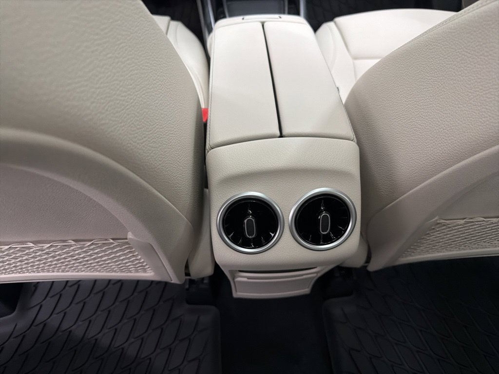 Used 2026 White Mercedes-Benz GLB 250 image 22