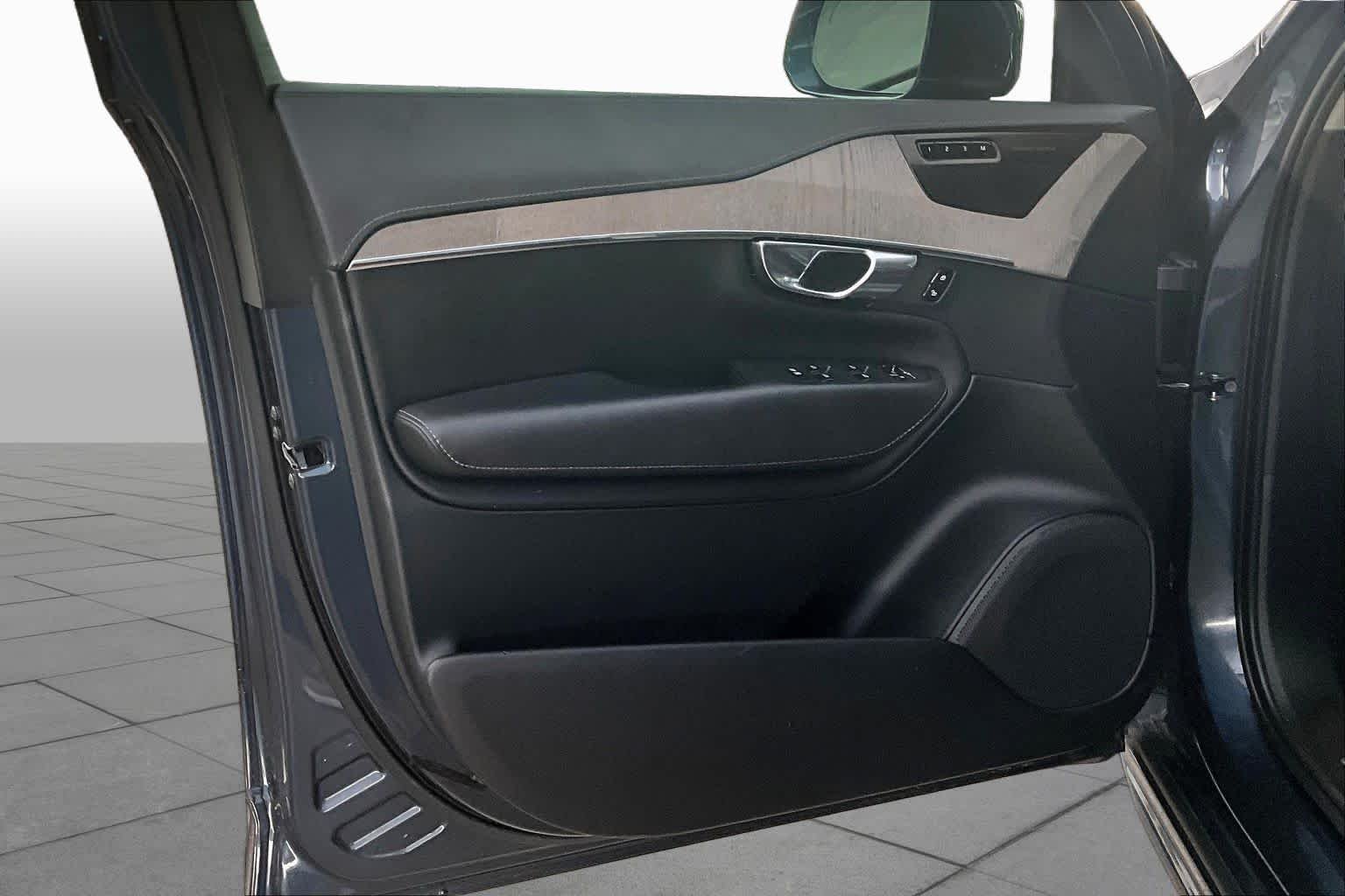 Used 2022 Denim Blue Metallic Volvo Inscription image 21