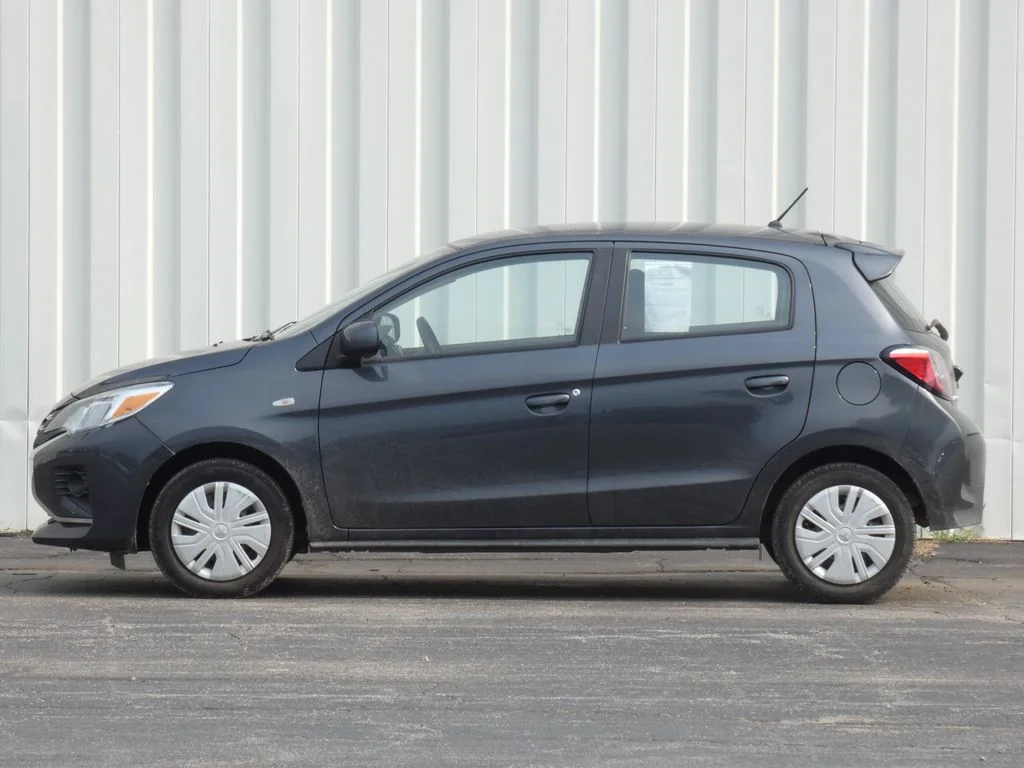 Used 2024 Gray Mitsubishi  image 32