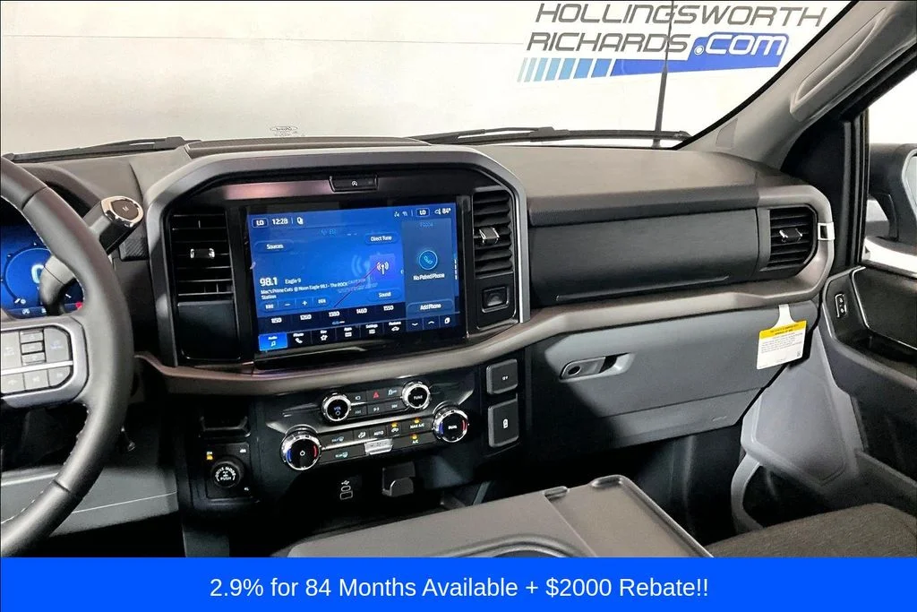 New 2026 Oxford White Ford XLT image 7