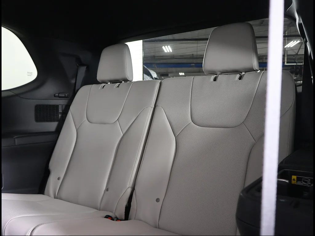 Certified Used 2026 WIND CHILL PEARL* Lexus Premium image 11